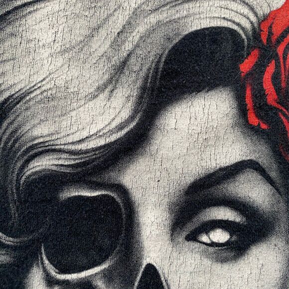 Fruit of the Loom Marilyn Monroe Mens Shirt Size S T-shirt Black Skull & Roses - Picture 3 of 9